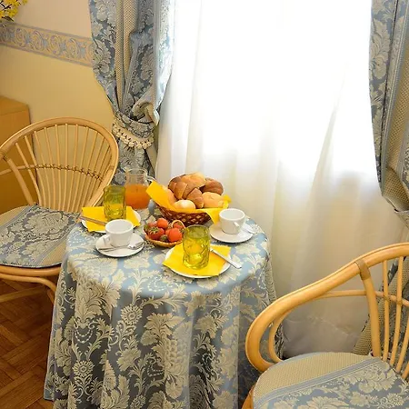 Angelica Lido de Venecia