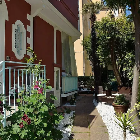 Angelica Bed & Breakfast 4*