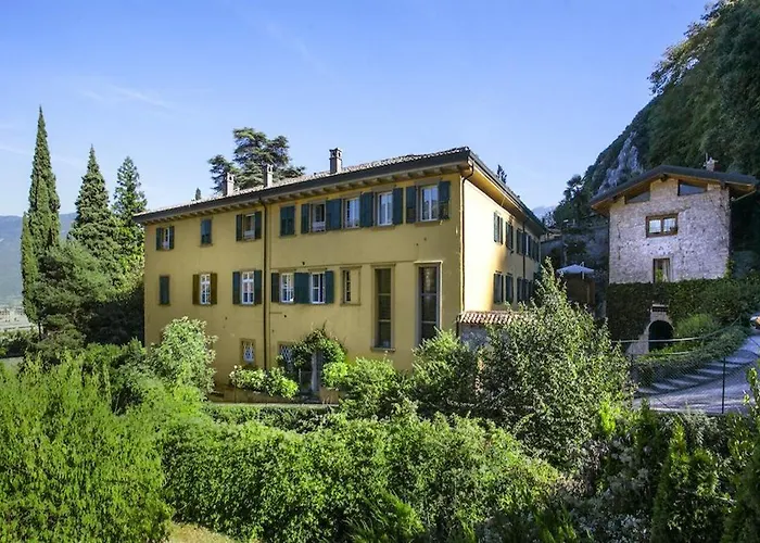 Alojamento de Acomodação e Pequeno-almoço Angelica 4*