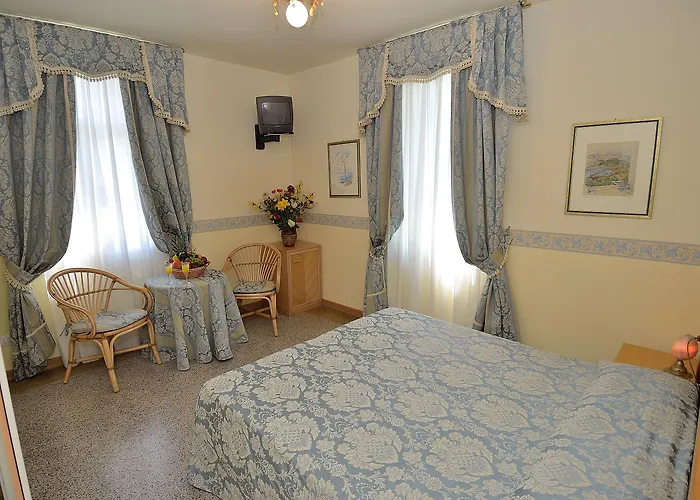 Alojamento de Acomodação e Pequeno-almoço Angelica 4*