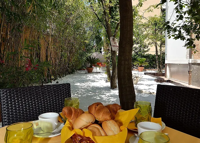 Alojamento de Acomodação e Pequeno-almoço Angelica 4*