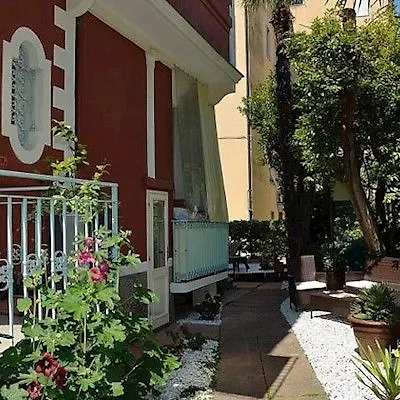 Alojamento de Acomodação e Pequeno-almoço Angelica 4*